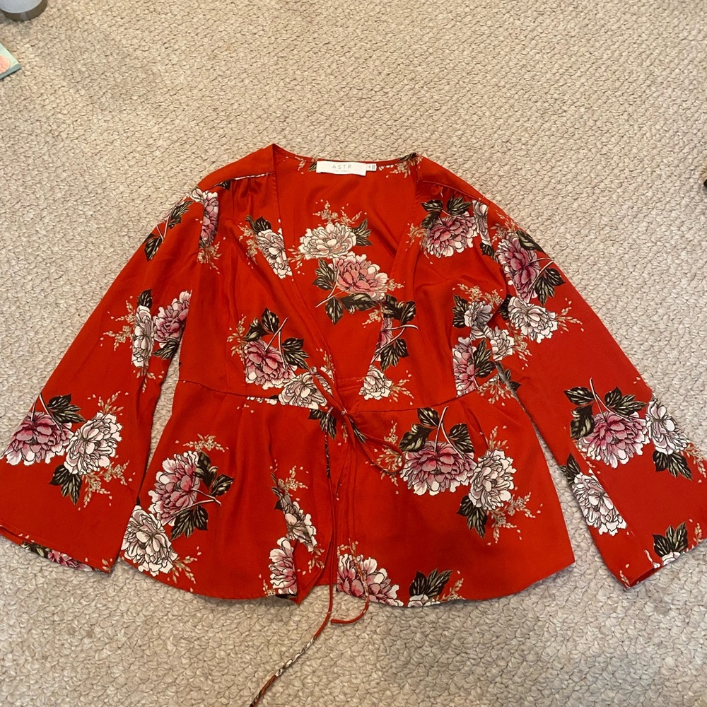 ASTR tie top